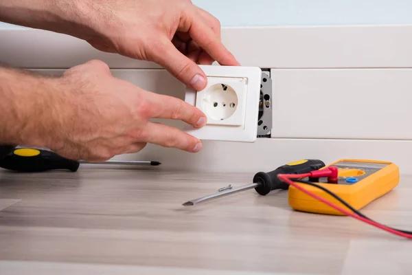 Emergency Electrician Service Lansdowne You Can Count On